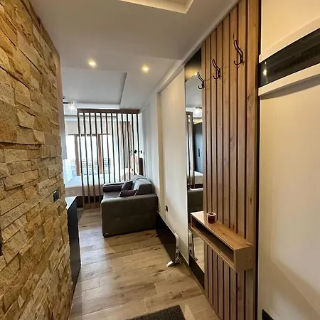 N Lux 81 - Milmari *