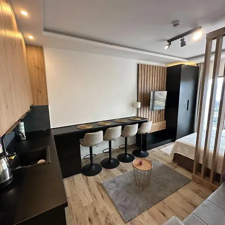 N Lux 81 - Milmari Apartman